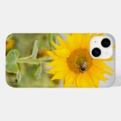 Zonnebloem met bij iPhone 14 hoesje (Achterkant (horizontaal))