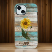 Zonnebloem op Faux Green Verweerde Houten Initiale iPhone 15 Hoesje