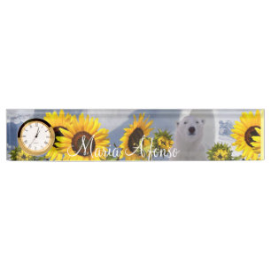 Zonnebloemblad met Beer op een bureau Naambordje