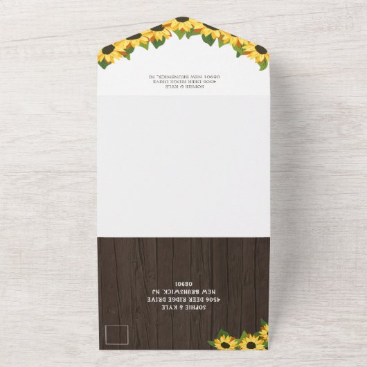 Zonnebloemen en hout Rustic Fotobruiloft All In One Uitnodiging (Buitenkant)