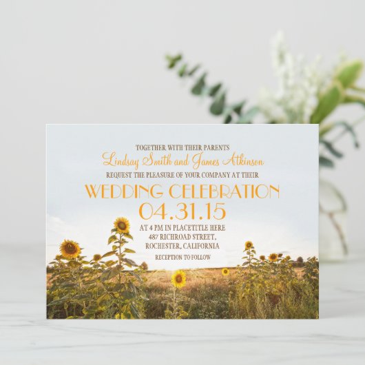 Zonnebloemen land rustieke bruiloft uitnodiging (Staand voorkant)