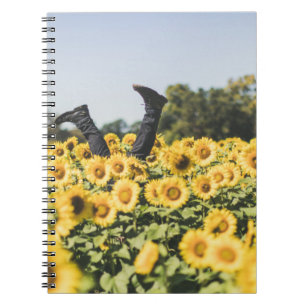 Zonnebloemveld overdag notitieboek