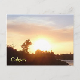 Zonnebocht over de kalgary skyline briefkaart