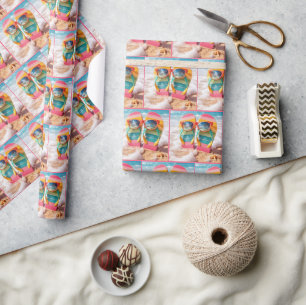Zonnebril op slippers in strandzand cadeaupapier