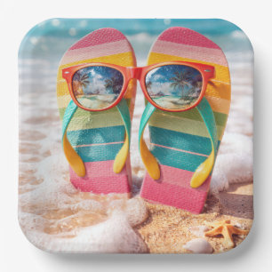 Zonnebril op slippers in strandzand papieren bordje