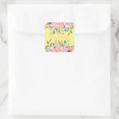 Zonnegeel met bloemen vierkante sticker (Tas)
