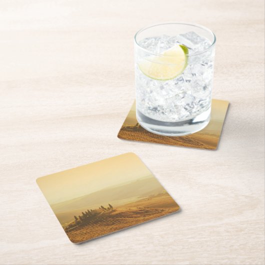 Zonneopgang over het landschap in het onderzetter (Insitu)