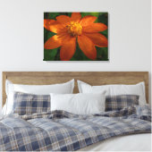 Zonneopje op Mexicaanse zonnebloempitten Canvas Afdruk (Insitu (Slaapkamer))