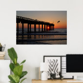Zonneopkomst bij de St. Augustine Beach Pier Poster (Thuiskantoor)