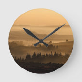 Zonneoploop over het landschap van Misty Rolling H Ronde Klok (Voorkant)