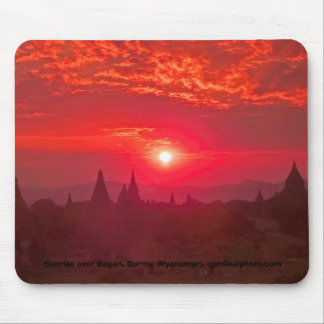 Zonneoppas over de vlakte van de tempels in Bagan, Muismat
