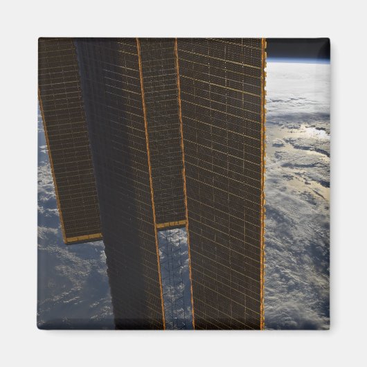 Zonnepanelen van het internationale ruimtestation magneet (Voorkant)
