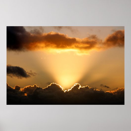 zonnestralen en donkere wolken poster (Voorkant)