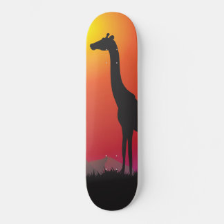 Zonnevaste Giraffe met als schaatbord Skateboard