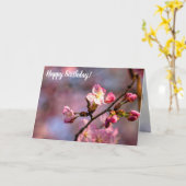 Zonnevolle Sakura-bloemen en -knoppen op een zoete Kaart (Gele Bloem)