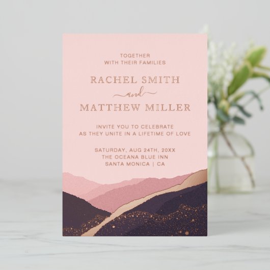 Zonsondergang in de heuvels bergen rezen roze stof folie uitnodiging (Staand Voorkant)