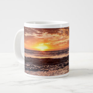 Zonsondergang op het strand, Californië Jumbo Mok