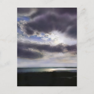 Zonsondergang over het oceaanmeer watermeerwolken briefkaart