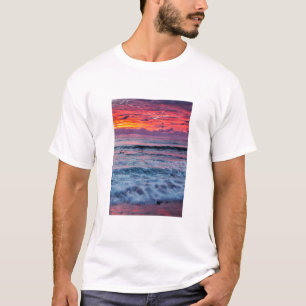 Zonsondergang over oceaangolven, Californië T-shirt