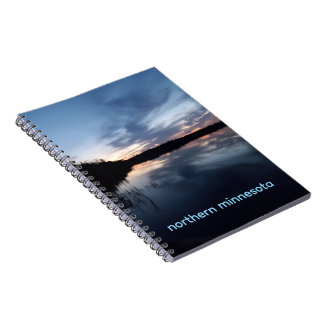 Zonsondergang reflectie op meer spiraal notebook notitieboek