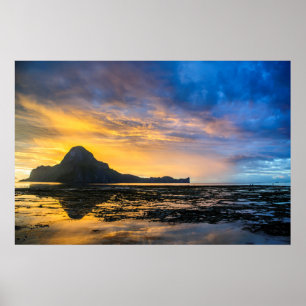 Zonsondergang van de Baai van El Nido Poster