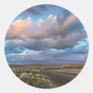 Zonsondergang Wolken boven grind Zumwalt Prairie R Ronde Sticker