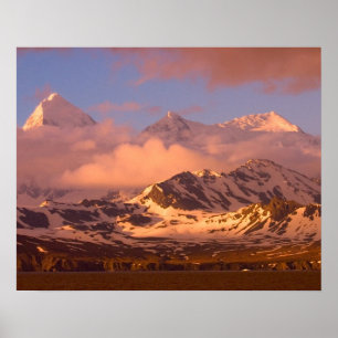 Zonsopgang boven de bergketens in het zuiden poster
