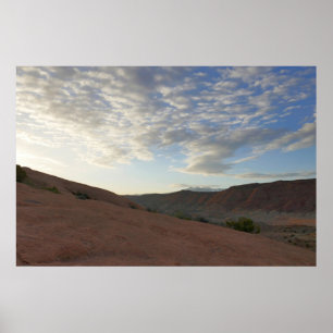 Zonsopgang op het pad naar Delicate Arch Poster