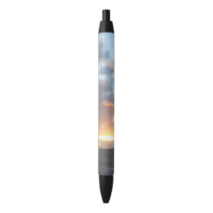 Zonsopgang op zee I Pastel zeegezicht Zwarte Inkt Pen