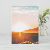 zonsopgang over de berg bedankkaart (Staand voorkant)