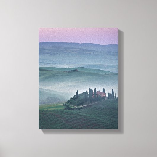 Zonsopkomst over een Toscaans landschap verticaal  Canvas Afdruk (Voorkant)