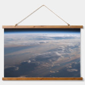 Zonsopkomst werpt lange schaduw over Filipijns Zee Hangend Wandkleed (Voorkant)