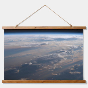 Zonsopkomst werpt lange schaduw over Filipijns Zee Hangend Wandkleed