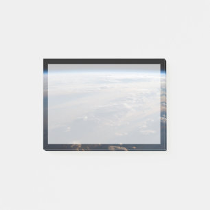 Zonsopkomst werpt lange schaduw over Filipijns Zee Post-it® Notes