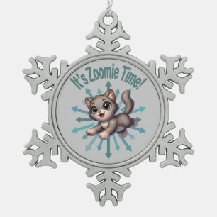 Zoomie Time Schattige Grey & White Cat Tin Sneeuwvlok Ornament