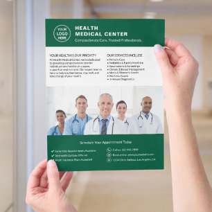 Zorgkliniek Dokter Aangepast Logo Foto Groen Flyer