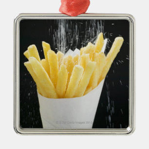 Zout op chips in papieren kuit metalen ornament