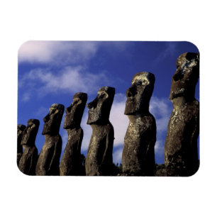 Zuid-Amerika, Chili, Paaseiland, Ahu Akiri. Magneet