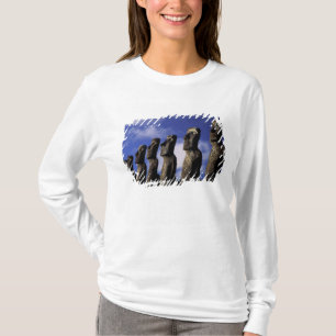 Zuid-Amerika, Chili, Paaseiland, Ahu Akiri. T-shirt