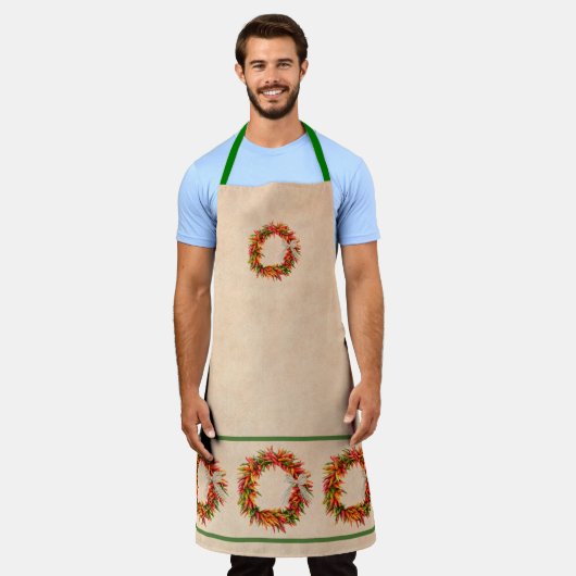 Zuidwest Chili Ristra Wreath on Adobe Wall Schort (Gedragen)