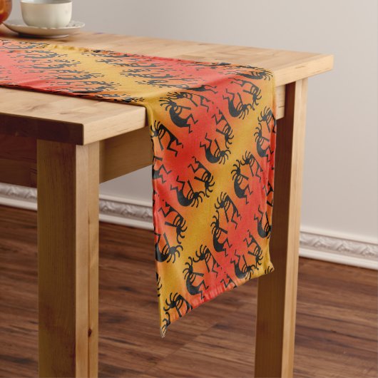 Zuidwest Tribal Pattern Kokopelli Design Lange Tafelloper (Voorbeeld)