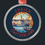 Zurich Suisse - Cercle en détresse rétro<br><div class="desc">Design de voyage vectoriel rétro de Zurich. Les ruelles pittoresques du centre d'Altstadt (vieille ville),  de part et d'autre de la rivière Limmat,  reflètent son histoire d'avant-Moyen-Age.</div>