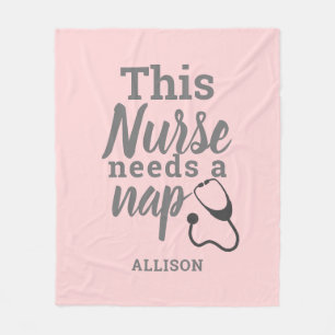 Zurse heeft een Nap Typografie Roze gepersonalisee Fleece Deken