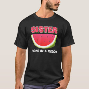 Zus van een in een meloen familie bijpassende wate t-shirt