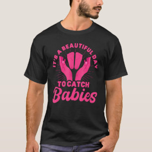 Zuster-verloskundige wervel een prachtige dag om t t-shirt