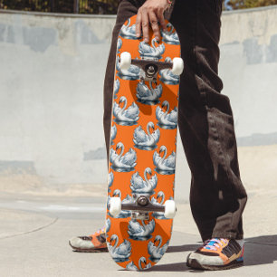 Zwaan Vogels Patroonontwerp Op Oranje Skateboard