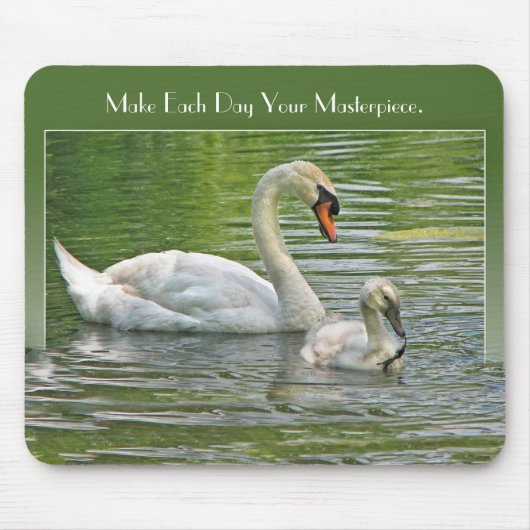 Zwan en Cygnet in water Muismat (Voorkant)