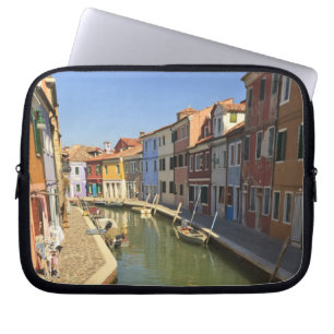 Zwans in kanaal, Buraneiland, Venetië, Italië Laptop Sleeve