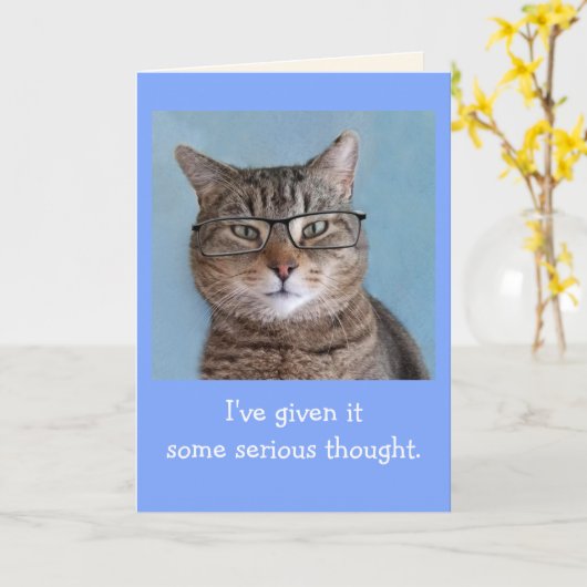 Zware denkkende kat op zaterdag kaart (Gele Bloem)