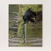 Zwart Beer aan de rivier Legpuzzel (Verticaal)